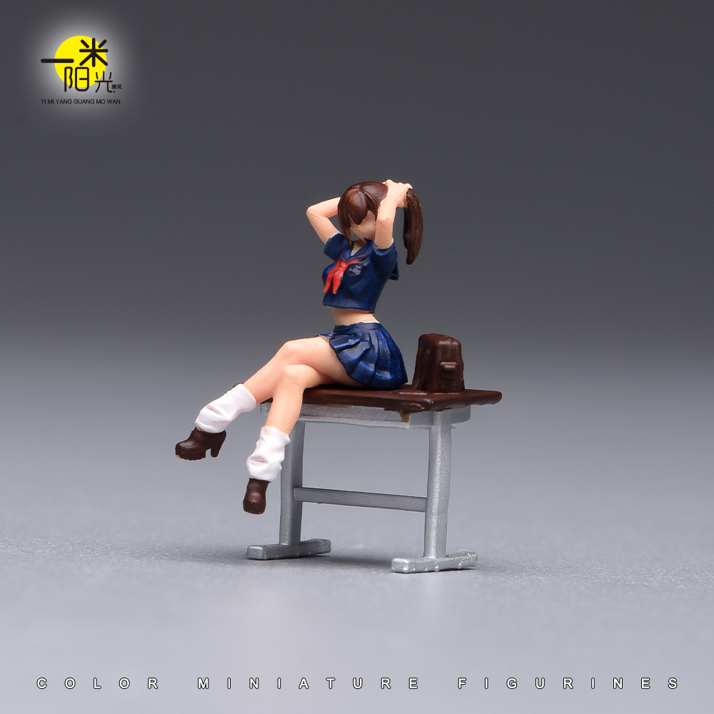 Desk Setup With Tv - Miniature peinte 1/87 1/64, bureau d'étudiante