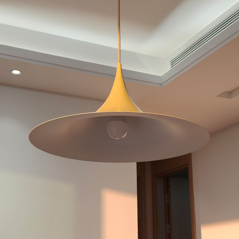 Lustre LED suspendu de designe - Desk Setup Minimalist avis et prix
