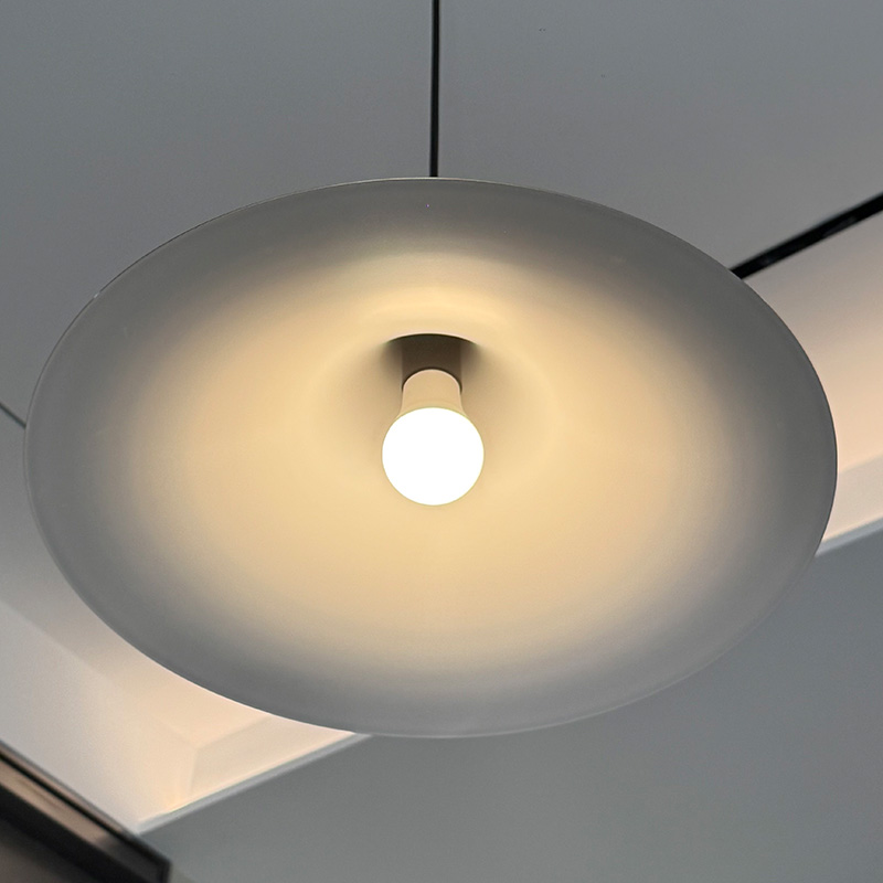 Lustre LED suspendu de designe - Desk Setup Minimalist avis et prix